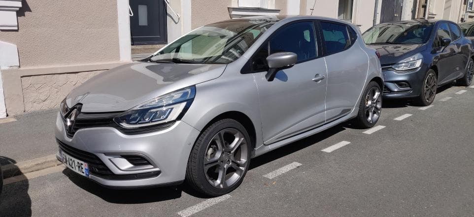 Clio IV GT Line — voiture de location Léa Auto